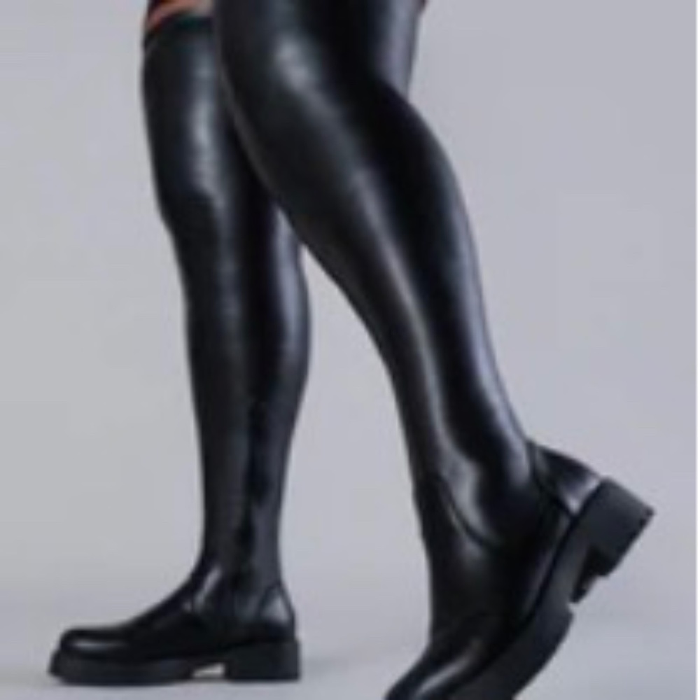 AKIRA AZALEA WANG SURGICAL FLATFORM BOOT WITH 4 WAY STRETCH IN STRETCH PU Size 8